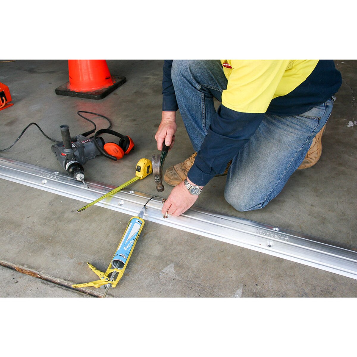 Durabund 150mm Aluminium Floor Bunding | Permanent Floor Bunding | Ecospill | Polyurethane Bunding | Workshop Bund | Brisbane Sydney Melbourne Perth Adelaide Canberra | DBA150